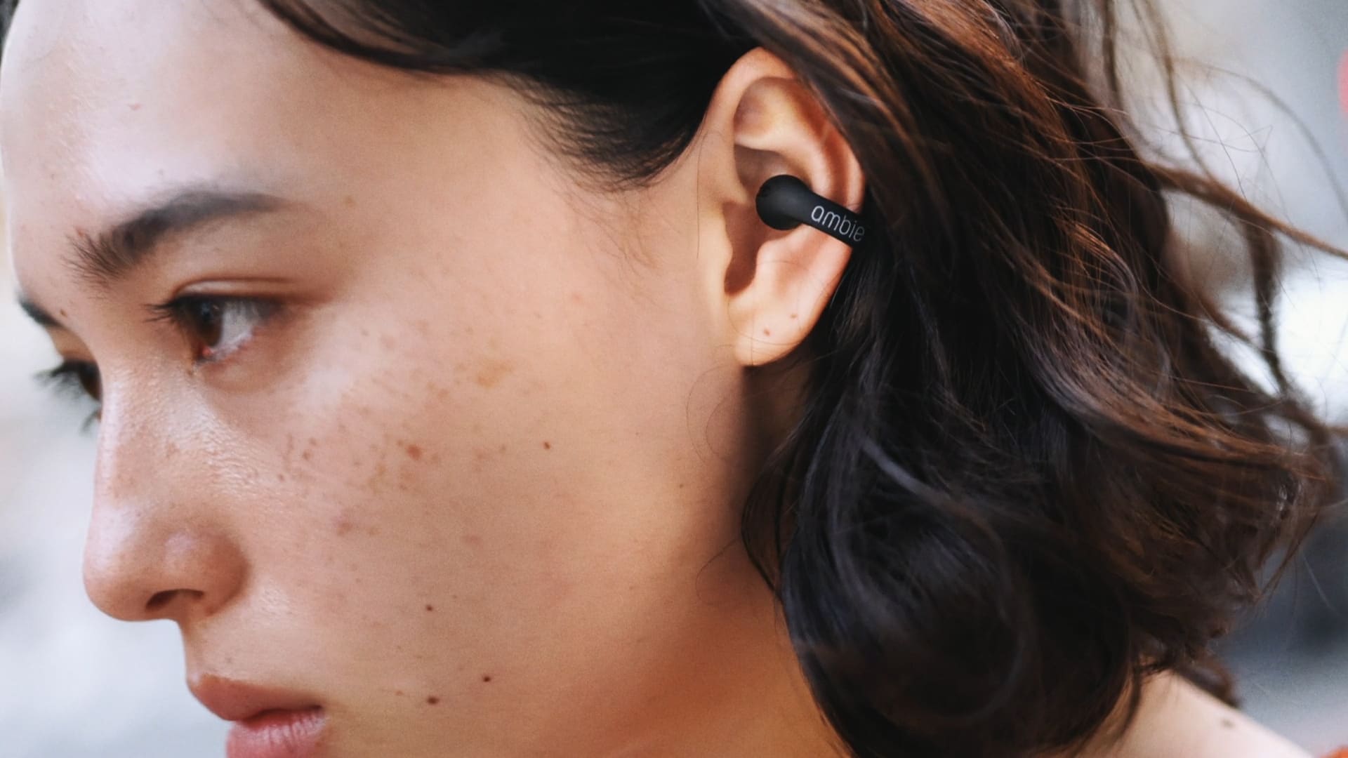 Amazon.co.jp: ≪生産終了≫ambie AM-TW01 sound earcuffs （アンビー