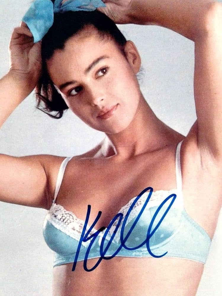 Amazon.co.jp: モニカ・ベルッチ直筆サイン入り大型写真…Monica