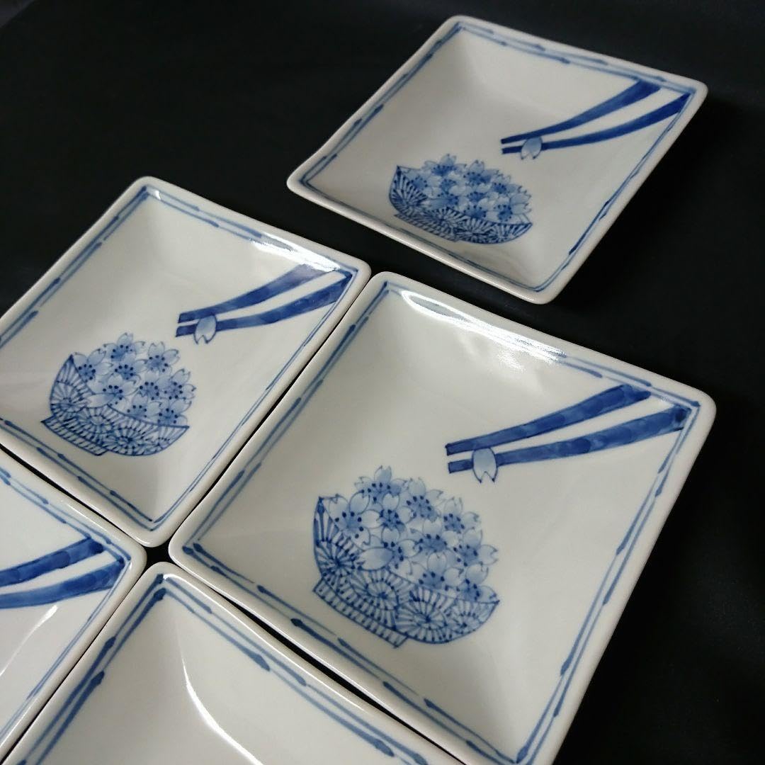 Amazon.co.jp: 有田焼 そうた窯 染付 遊桜 正角皿 惣太窯 : ホーム