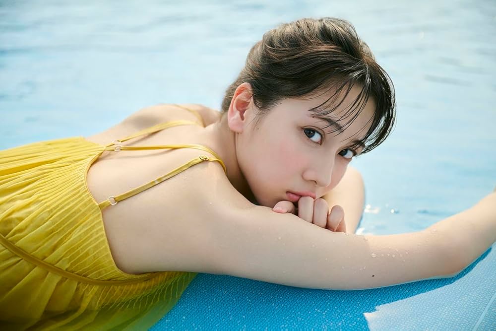 Amazon.co.jp: 野中ここな 1st写真集 うたかた : 野中 ここな: 本