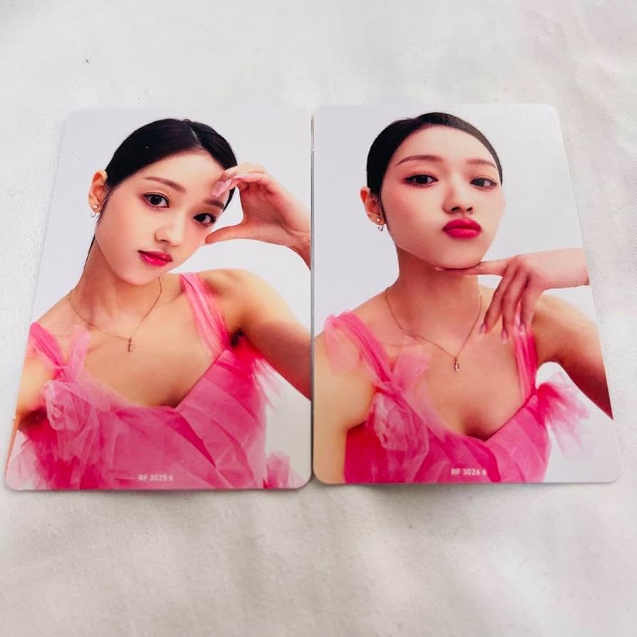 Amazon.co.jp: Ohmygirl best オマゴル ユア トレカ セット : おもちゃ