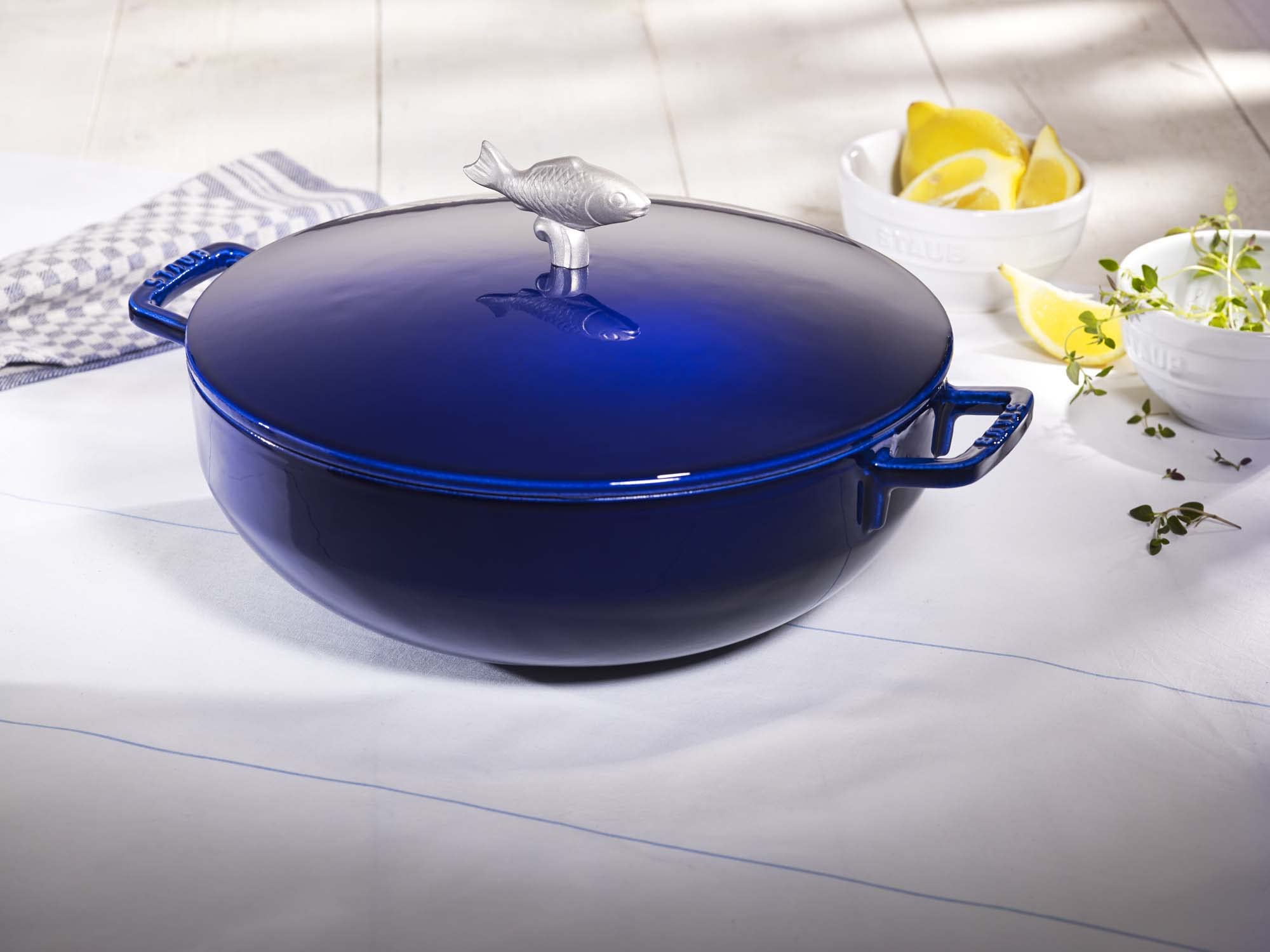 Amazon.co.jp: staub ストウブ 「 フィッシュ ココット 28cm グラン