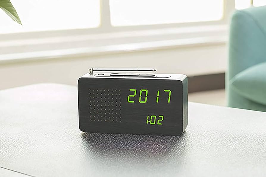 Amazon.co.jp: レトロ目覚まし時計ラジオ、FMラジオ付きヴィンテージ