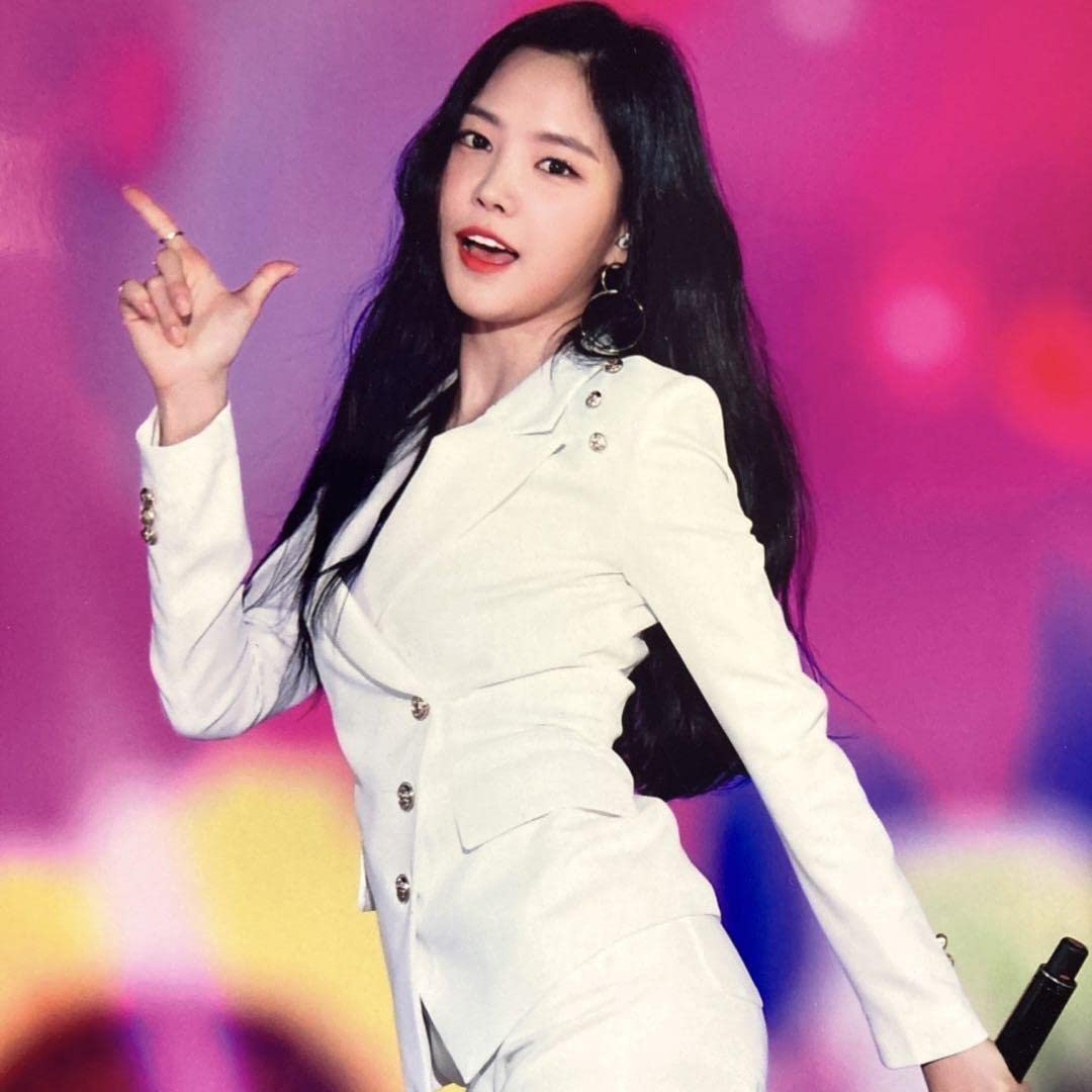 Amazon.co.jp: Apink…ソン ナウン直筆サイン入り超 特大写真… Son Na