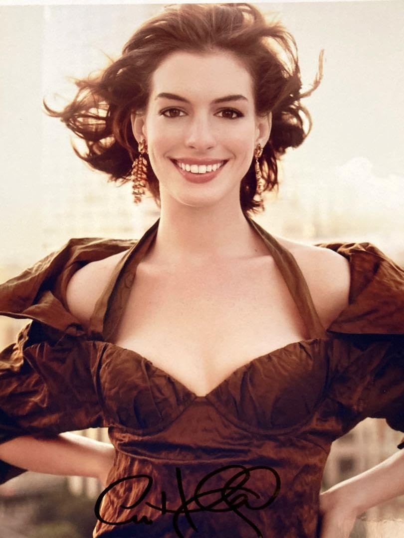 Amazon.co.jp: セール…アンハサウェイ直筆サイン入り超大型写真…Anne