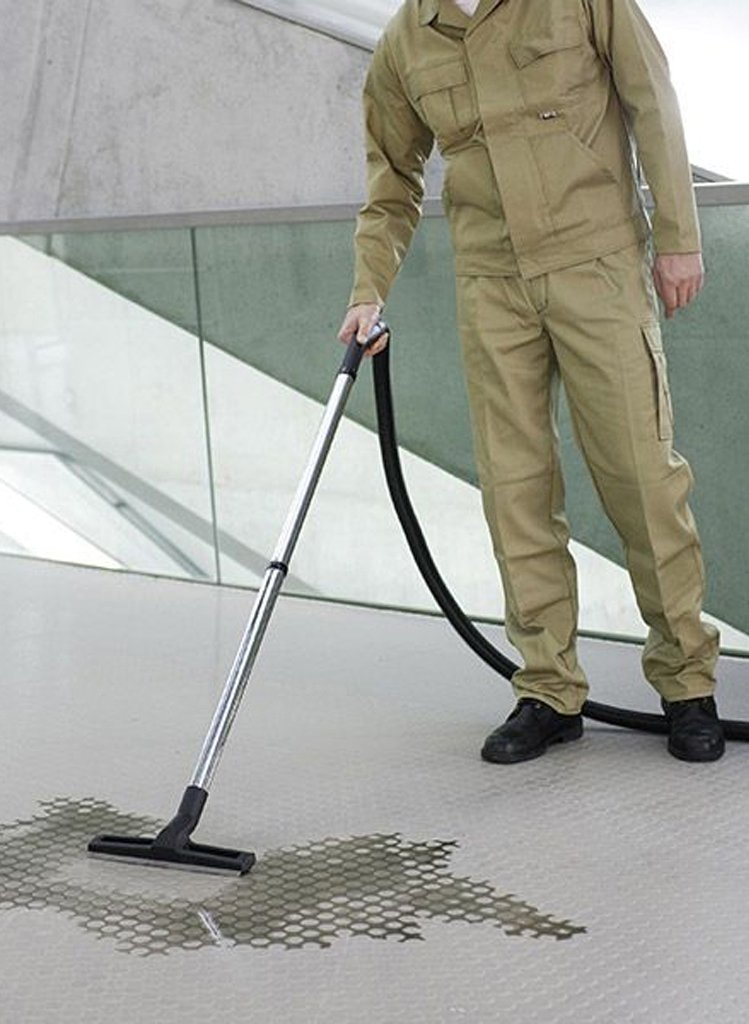 Amazon.co.jp: ケルヒャー(KARCHER) 業務用 乾湿両用バキューム