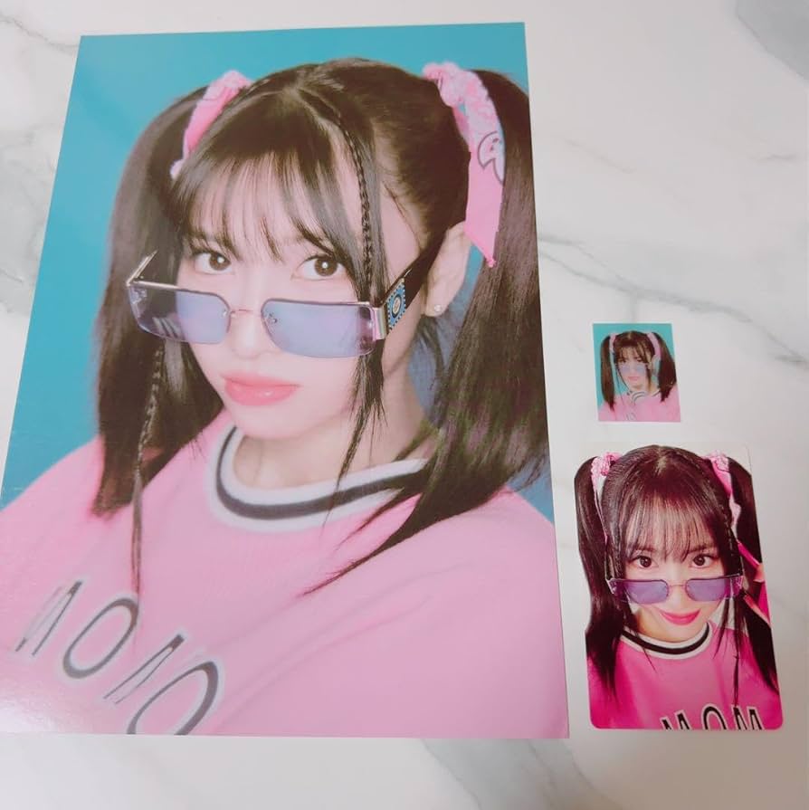 Amazon.co.jp: TWICE MOMO モモ ONCE4期 トレカ ミニポスター 証明写真