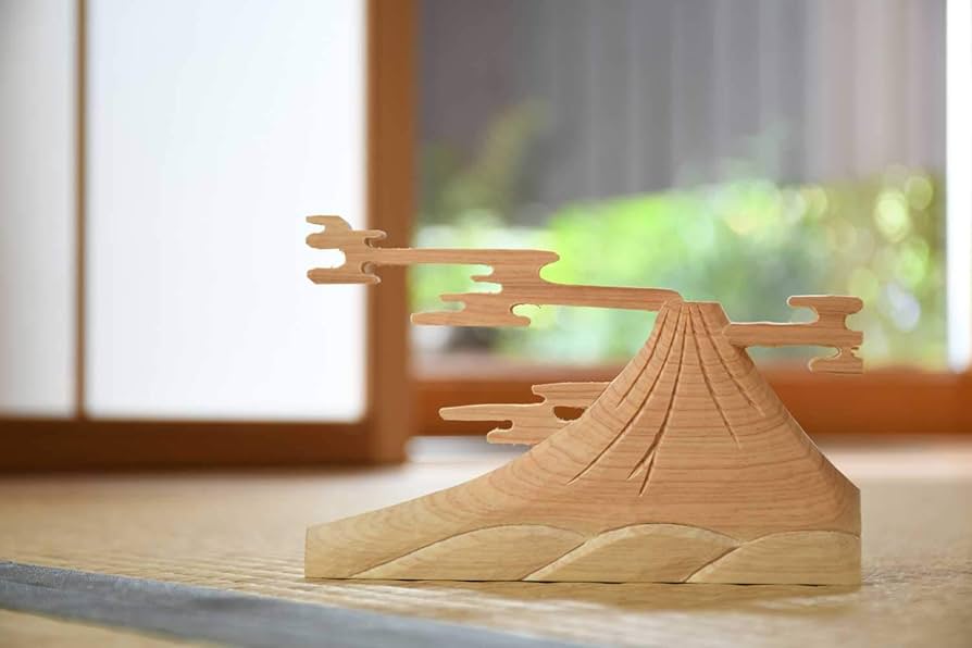 Amazon.co.jp: 翠雲彫り 手彫り彫刻 伝統工芸士 置き物 富士山 ヒノキ