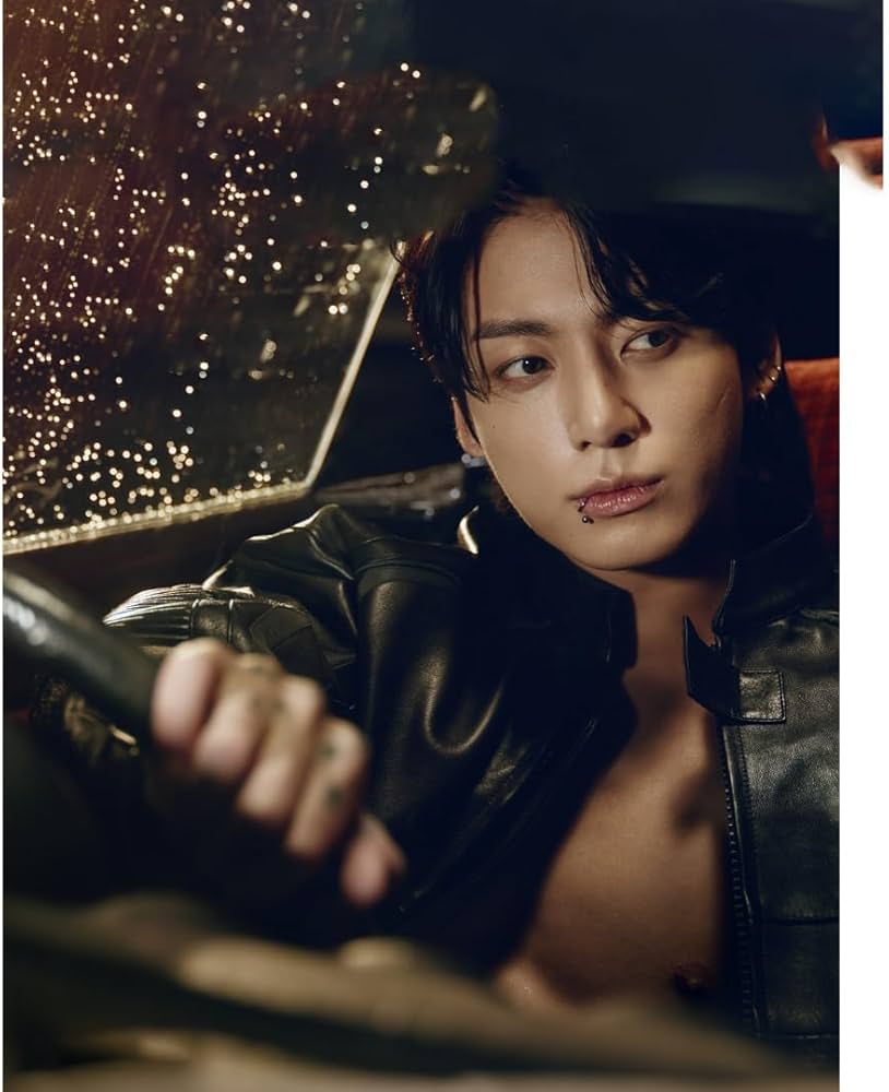 Amazon.co.jp: Bts ジョングクカバー Dazed Magazine 2023年秋号 : 本