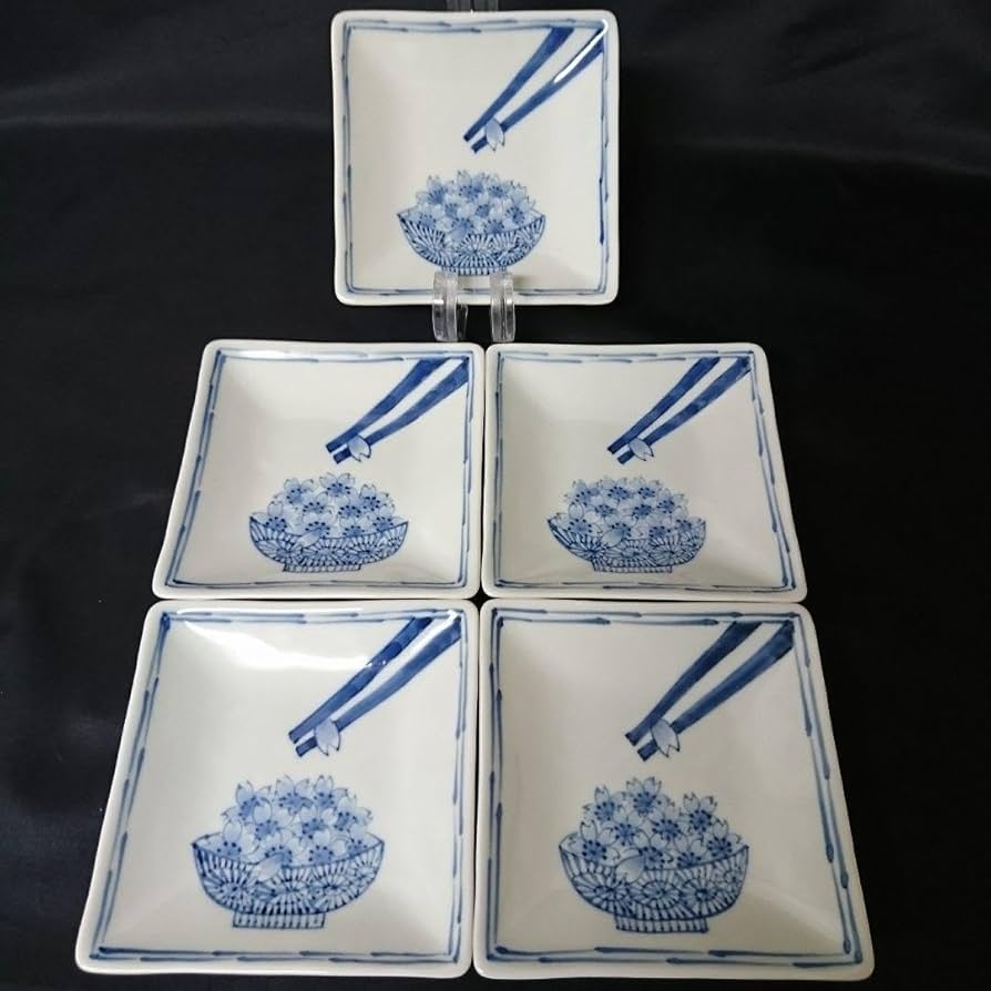 Amazon.co.jp: 有田焼 そうた窯 染付 遊桜 正角皿 惣太窯 : ホーム