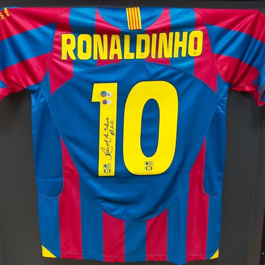 Amazon.co.jp: 正規品ロナウジーニョ／直筆サイン／FCバルセロナ