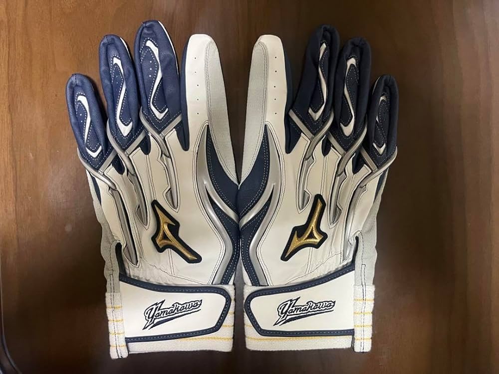 Amazon | 埼玉西武ライオンズ 山川穂高選手 バッティンググローブ