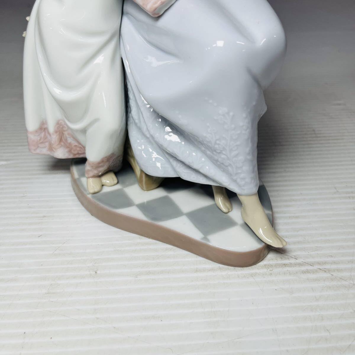 Amazon.co.jp: LLADRO おやすみ前のご本No.5457 スペイン陶磁器 少女