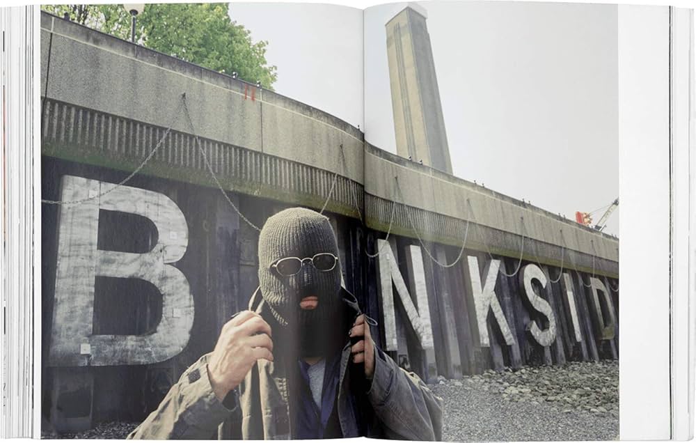 BANKSY CAPTURED: LAZARIDES, STEVE: 9781647862633: Amazon.com: Books