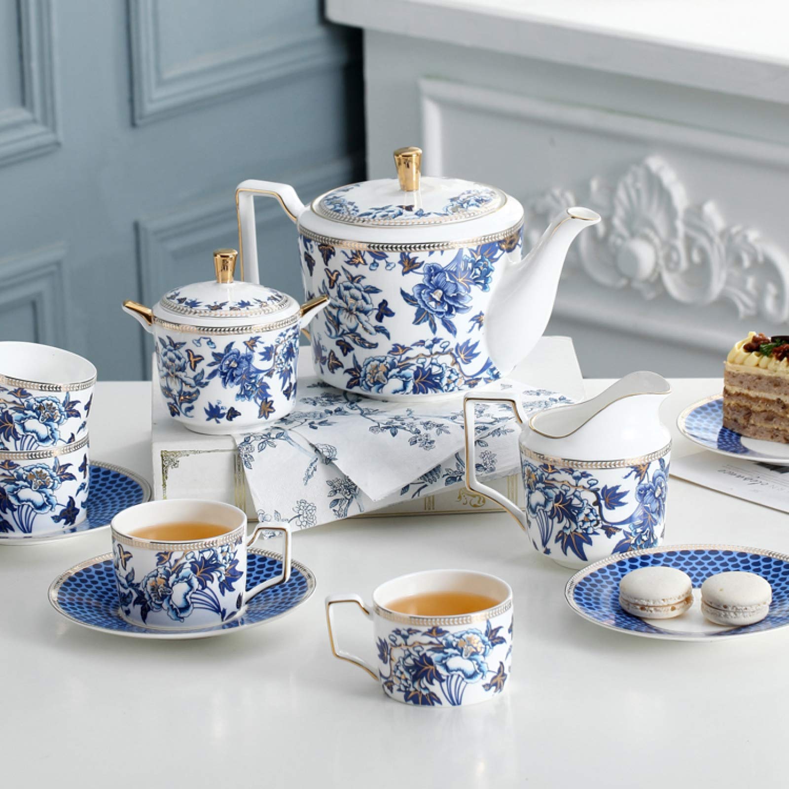 Amazon｜11 個白と青のレトロヴィンテージ英国磁器ティーセット