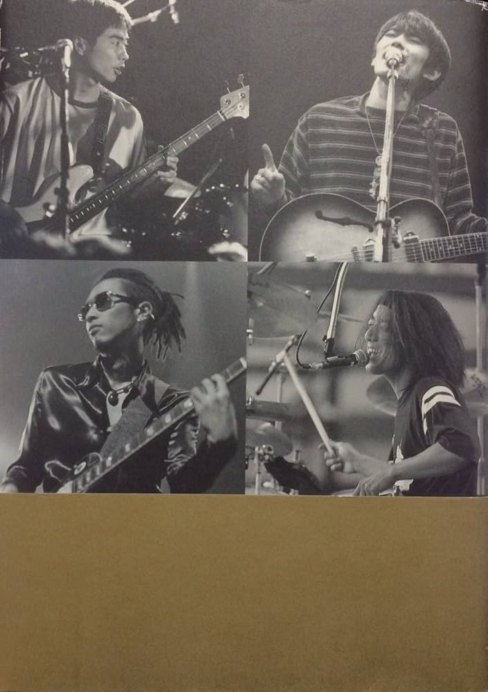 Amazon.co.jp: Spitz スピッツ オフィシャル データブック 1987-2007 : 本