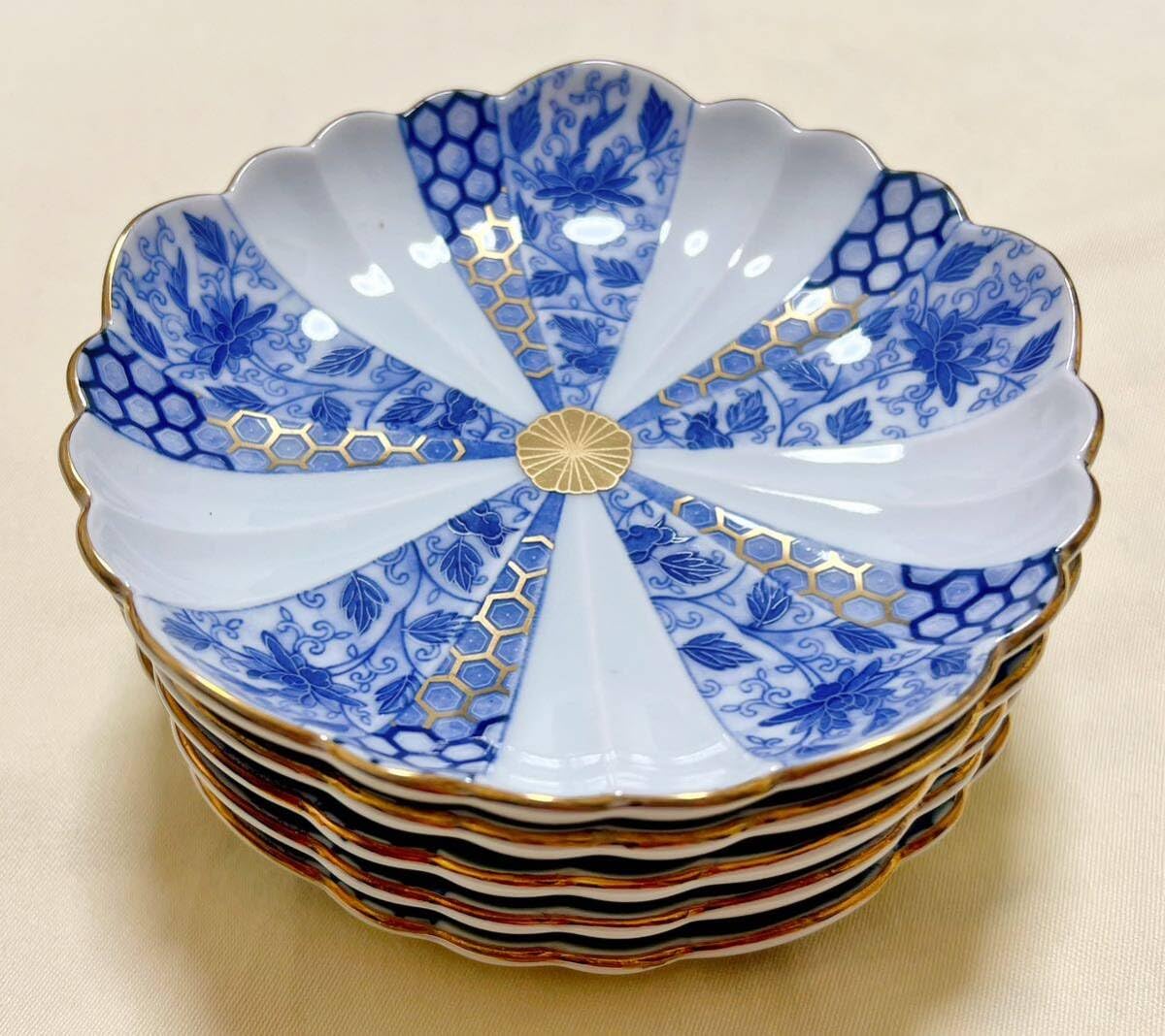 Amazon.co.jp: 有田焼 西山窯 古伊万里 金彩 染付亀甲唐草文 菊割小皿5