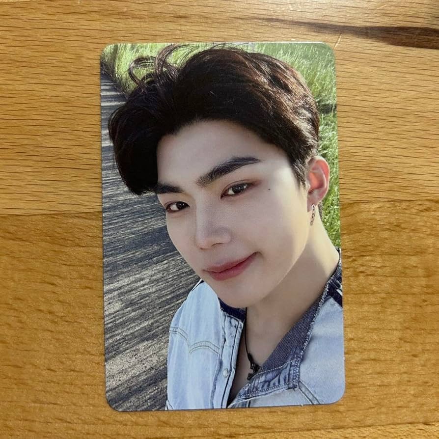 Amazon.co.jp: ZB1 ゴヌク パクゴヌクトレカ Feel the : おもちゃ