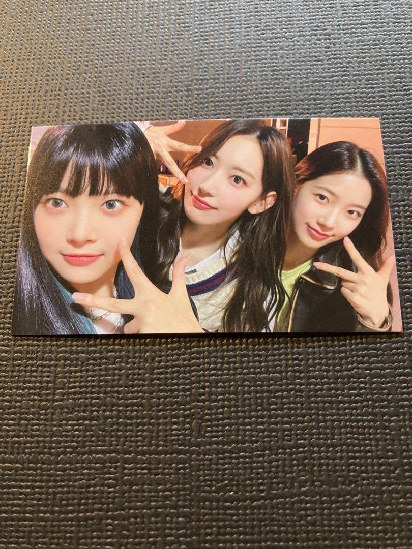 Amazon.co.jp: ルセラフィム サイン入りトレカ ウンチェ サクラ カズハ