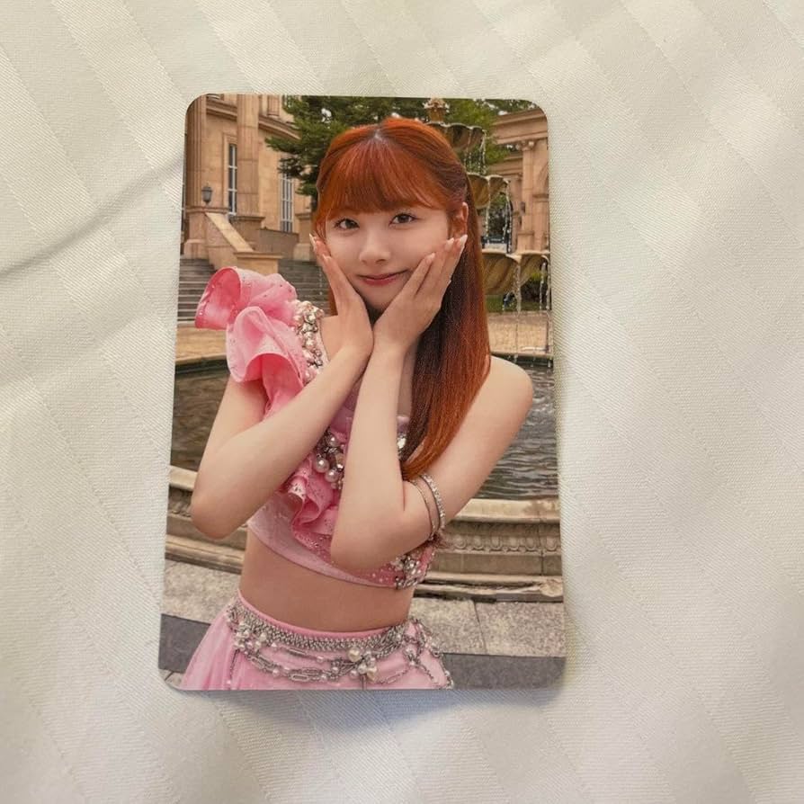 Amazon.co.jp: NiziU ミイヒ フォトカード 会場限定 coconut X : おもちゃ