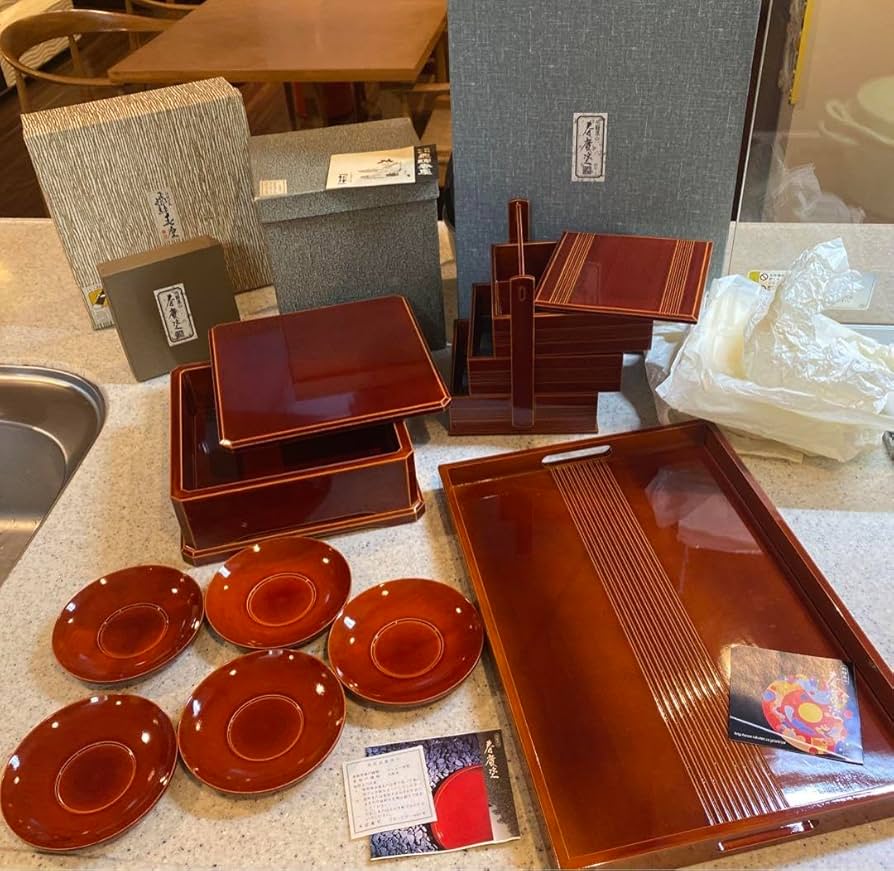 Amazon.co.jp: 飛騨 春慶塗 持ち手付き三段お重など 4種類セット