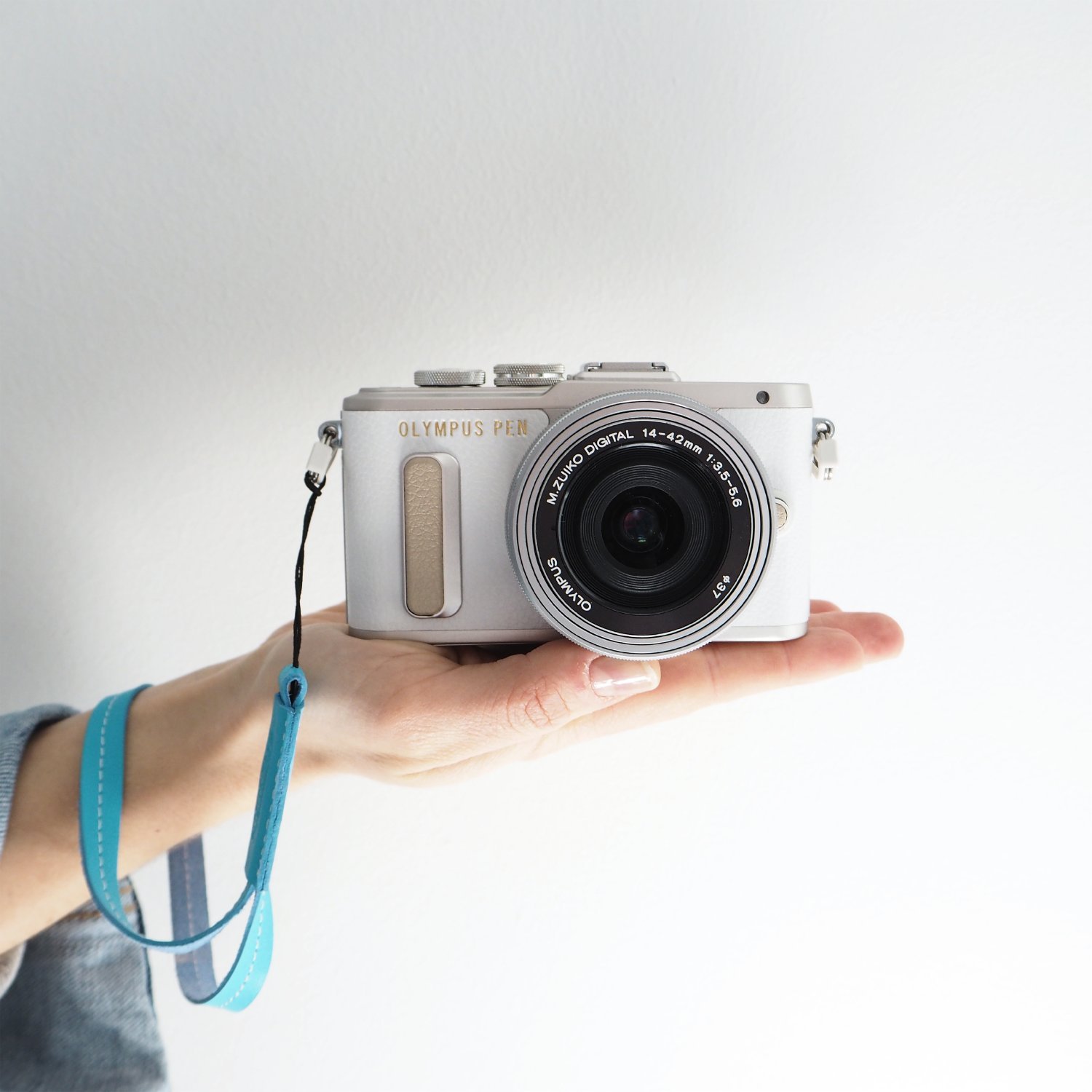 Amazon.co.jp: OLYMPUS Mirrorless Single - Lens Reflex Camera E