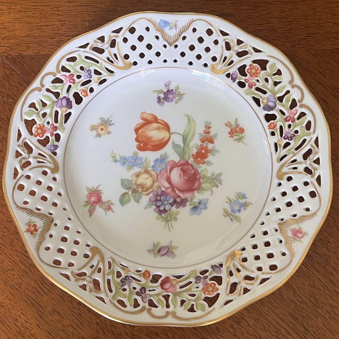 Amazon.co.jp: ドイツ製 シューマンババリアドレスデンフラワーピアス