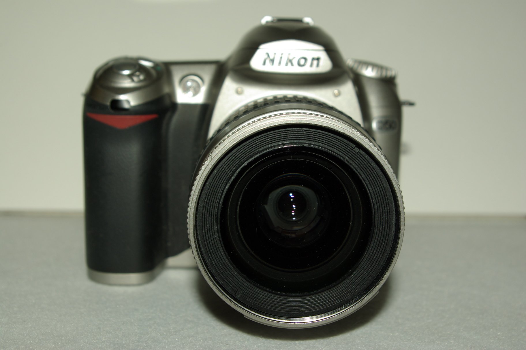 Amazon | Nikon D50 シルバー デジタル一眼レフカメラ レンズキット