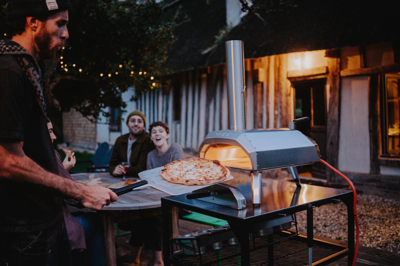 Amazon | Ooni ウニ Karu ポータブル 炭火 薪 ピザ窯 オーブン 正規