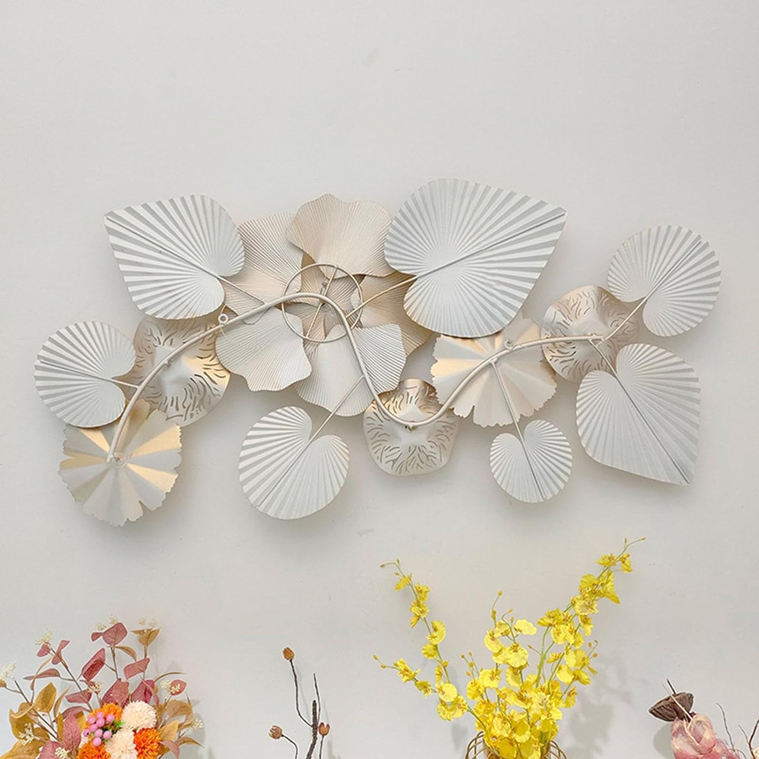 Amazon｜アイアン ウォールデコ 壁飾り 金属壁装飾ゴールド花柄壁彫刻