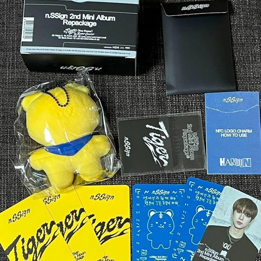 Amazon.co.jp: n.SSign Tiger Keyring Ver. ハンジュン : ファッション