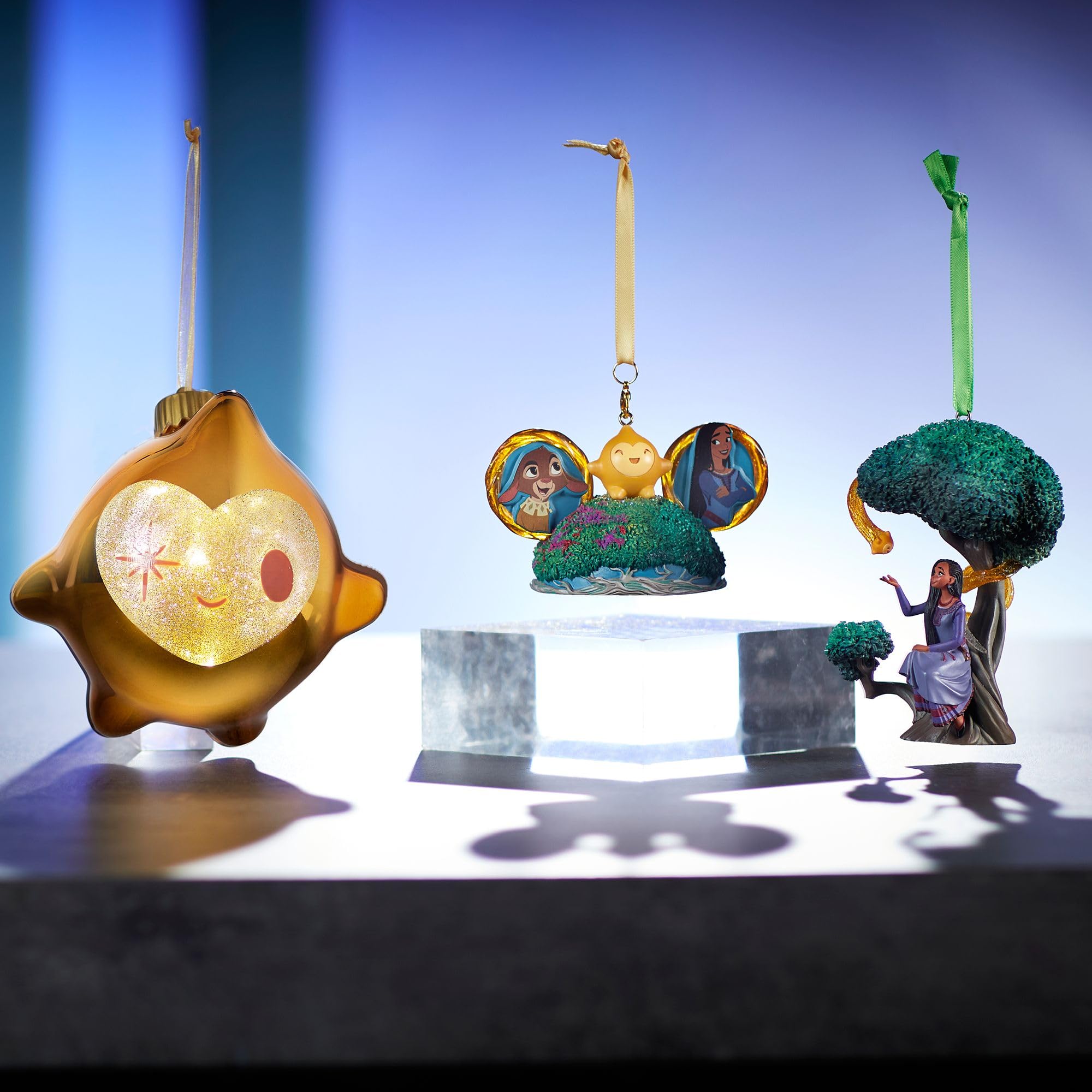 Amazon｜Disney Store オフィシャルウィッシュ、アシャと星のスケッチ