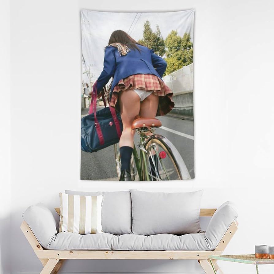 Amazon.co.jp: 自転車に乗る女子高生の写真ポスターセクシーな意味合い