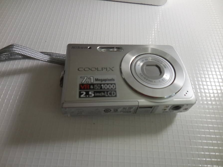 Amazon.com : Nikon Coolpix S200 7.1MP Digital Camera with 3x