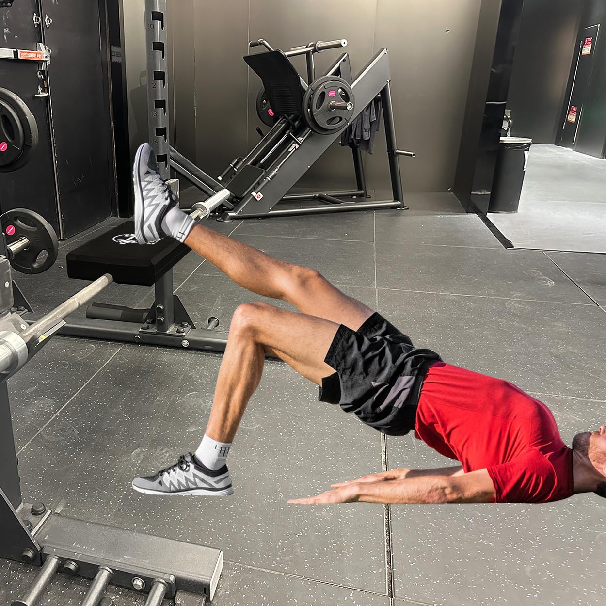 Amazon | SEWDのスクワットラックをヒップスラストマシンに変えます