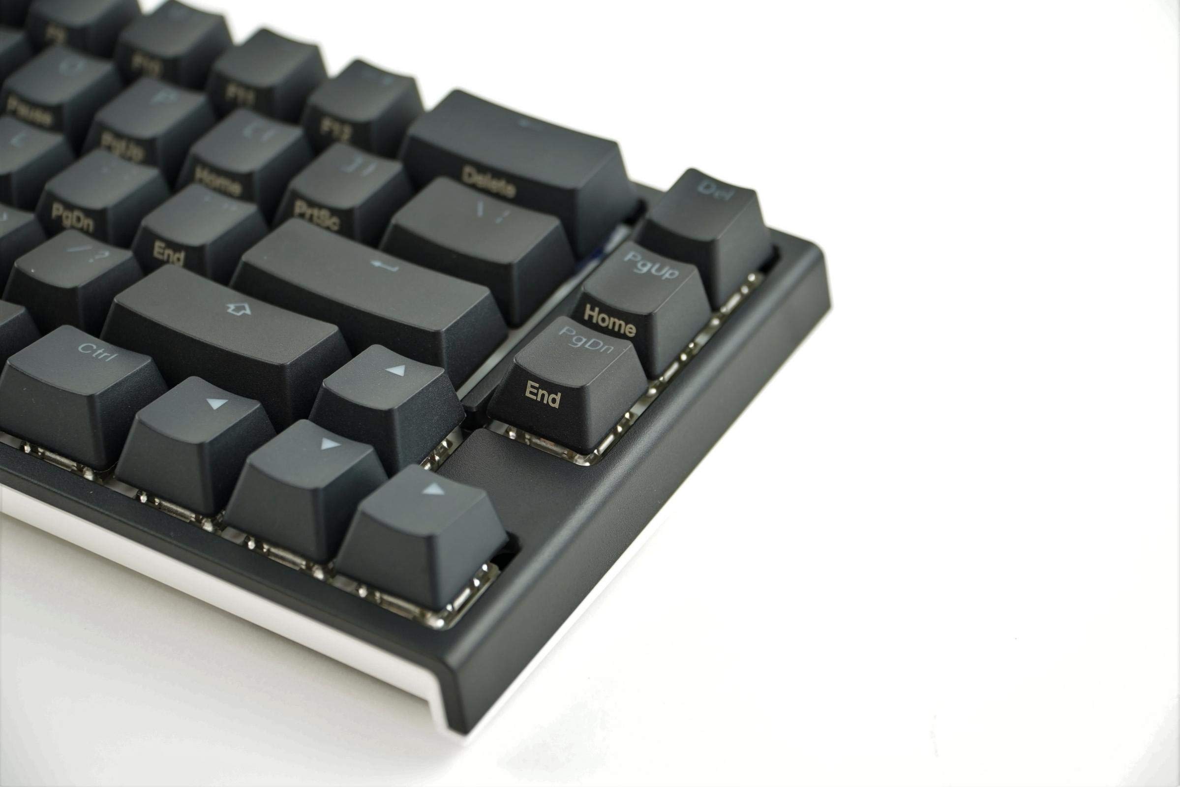 Amazon.co.jp: DUCKY ゲーミングキーボード One 2 SF RGB 65% 静音赤軸