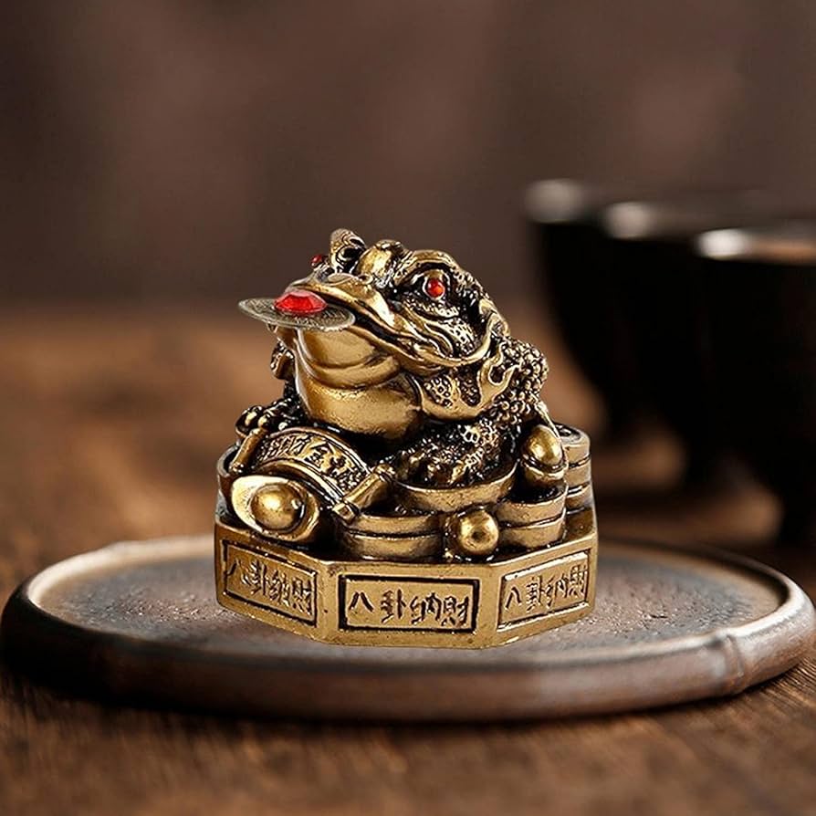 Amazon.co.jp: お金のカエル 銭蛙 風水 開運 置物 中国の風水お金の