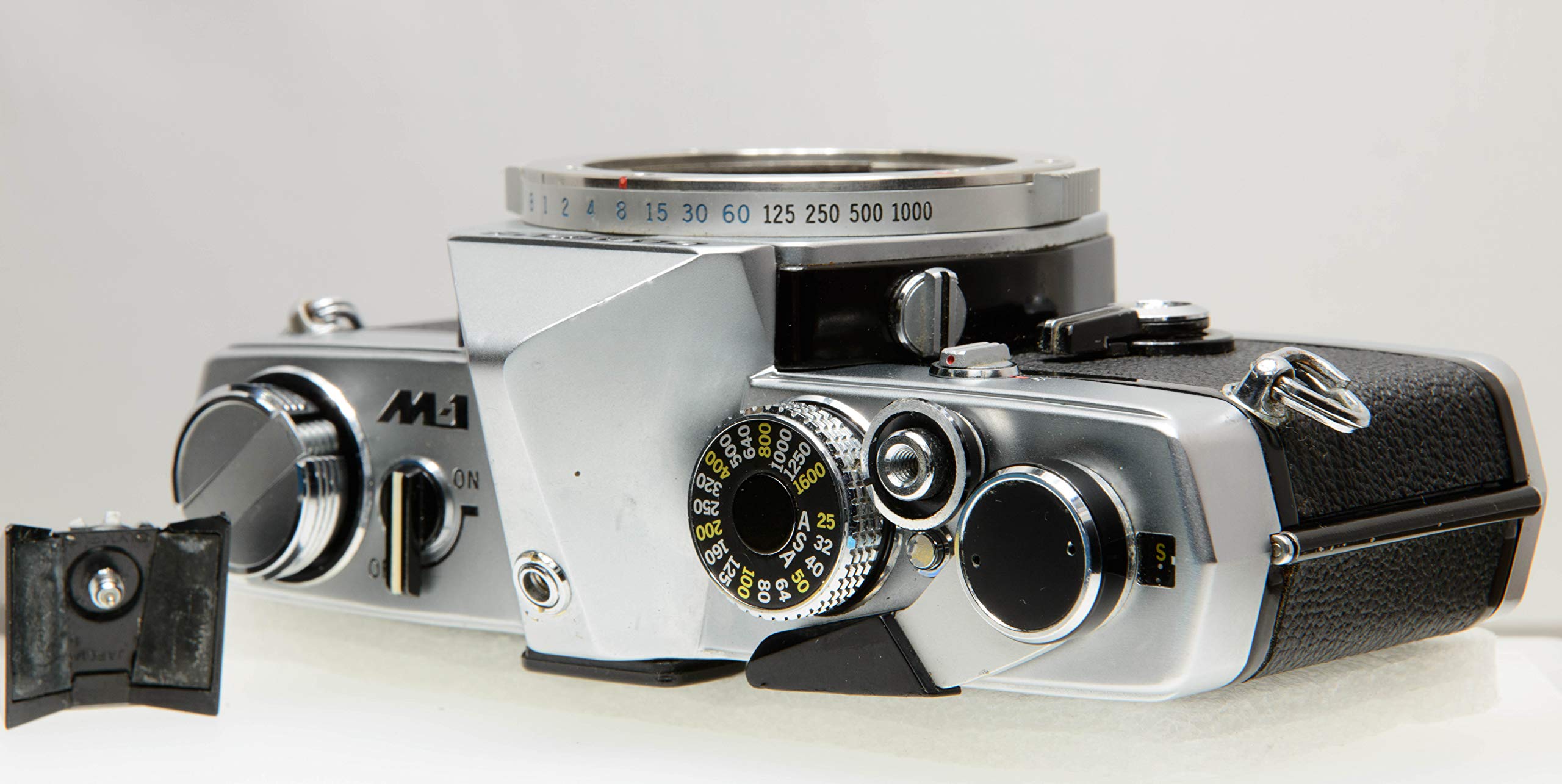 Amazon | Olympus M-1 シルバー 50mmF1.8付き | 一眼レフカメラ 通販