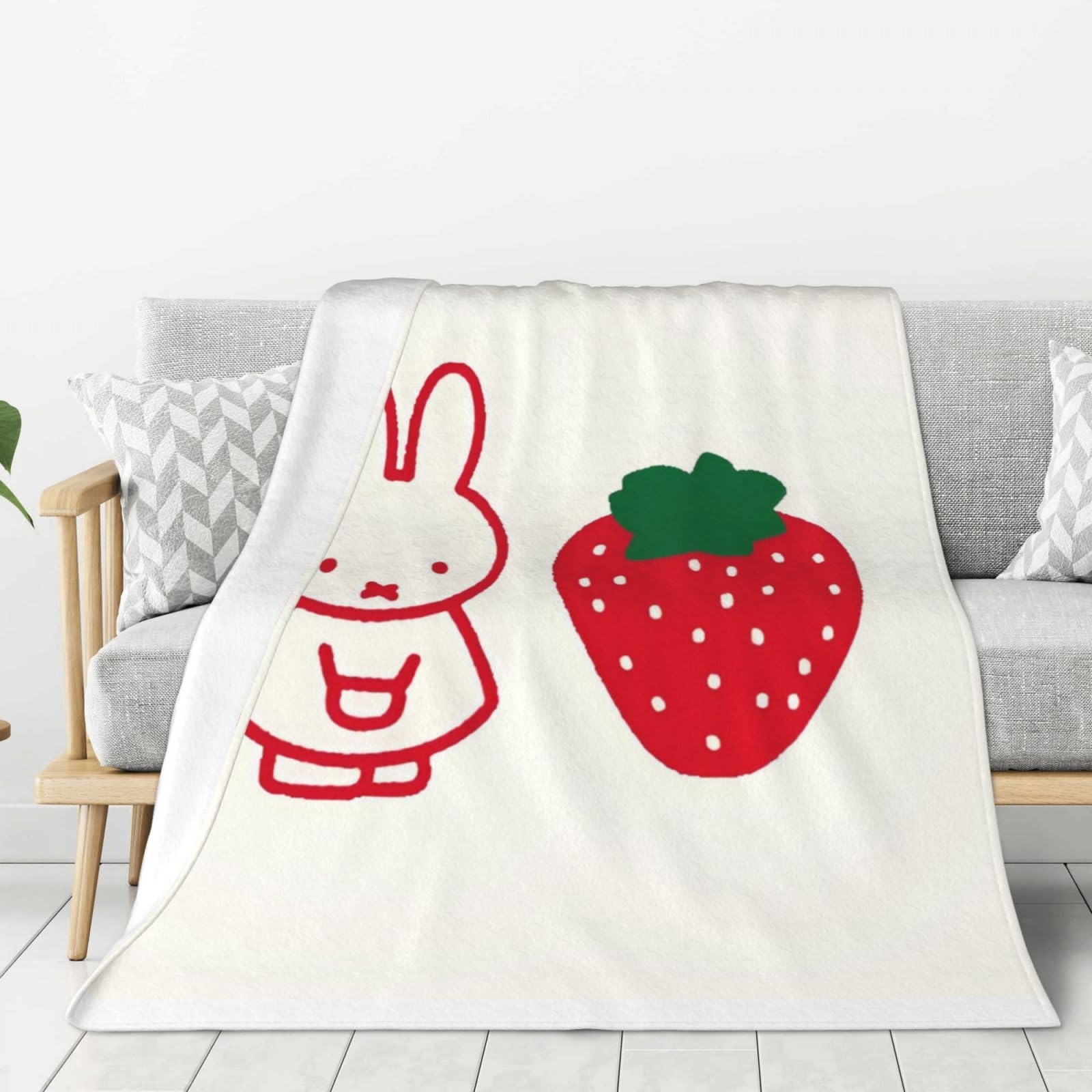 Amazon｜ミッフィー いちご 毛布 ブランケット 布団 掛け毛布 膝掛け
