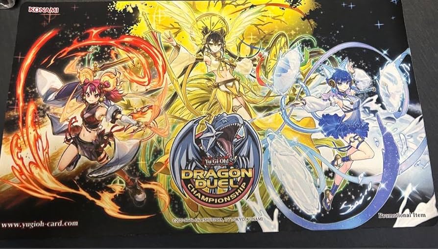 Amazon.co.jp: 御巫神楽 青眼の白龍 ドラゴンデュエル プレイマット