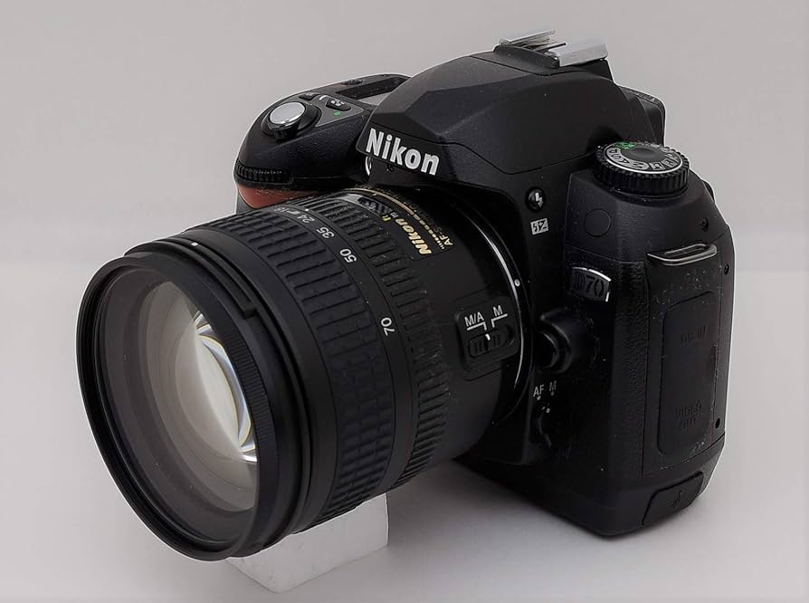 Amazon.com : Nikon D70 6.1MP Digital Camera Kit with 18-70mm