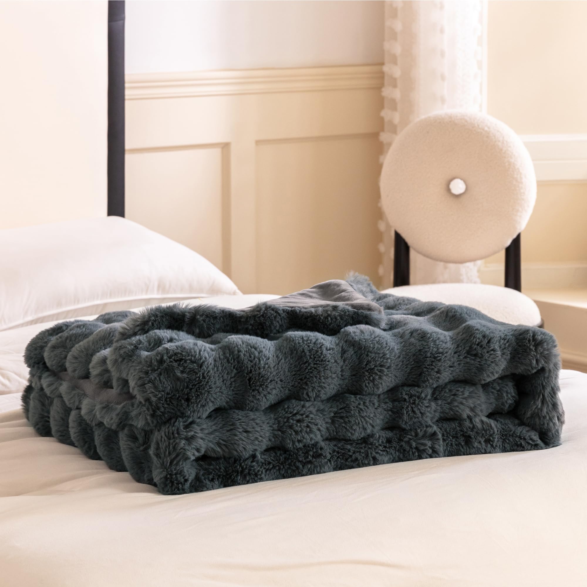 Amazon｜NERUS 毛布 ふわとろ毛布 もこもこ毛布 ブランケット ふわとろ