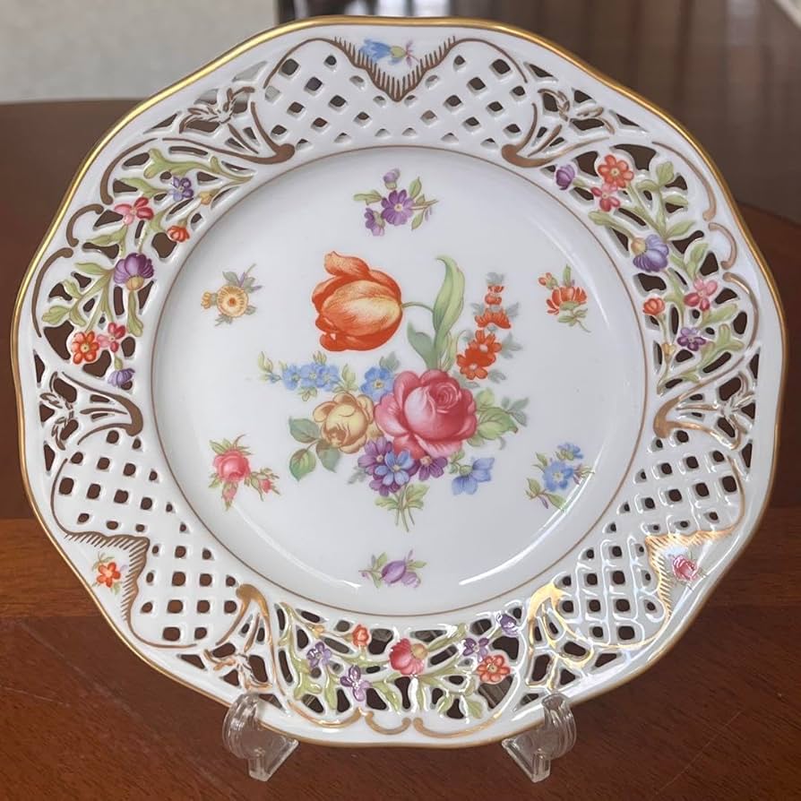 Amazon.co.jp: ドイツ製 シューマンババリアドレスデンフラワーピアス