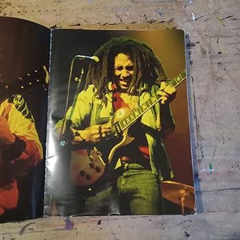 Amazon.com: Bob Marley - Songs of Freedom: 9780793536696: Marley