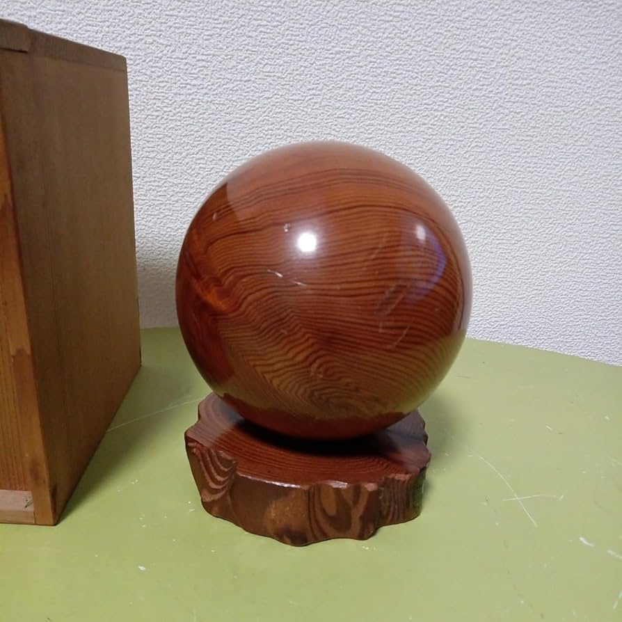 Amazon | 屋久杉長寿玉11センチ。地震で、傷があります。だけど