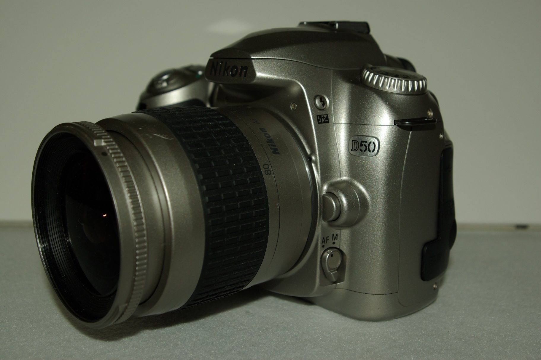 Amazon | Nikon D50 シルバー デジタル一眼レフカメラ レンズキット