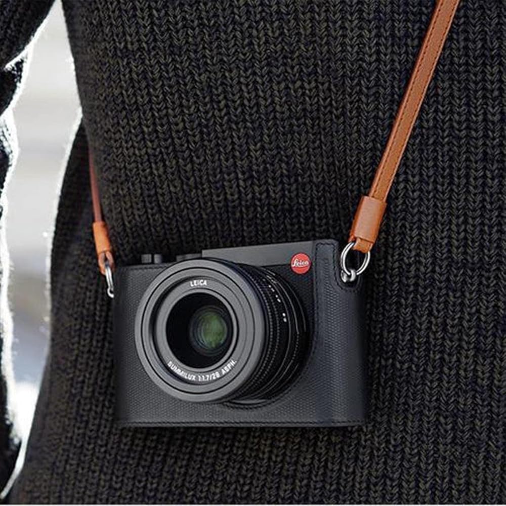Amazon | Leica レザーキャリーストラップ Q2、ブラウン | カメラ