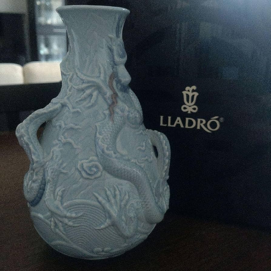 Amazon.co.jp: LLADROリヤドロ ドラゴンベース 龍 花瓶 壺 : ホーム