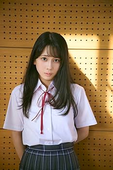 Amazon.co.jp: 野中ここな 1st写真集 うたかた : 野中 ここな: 本