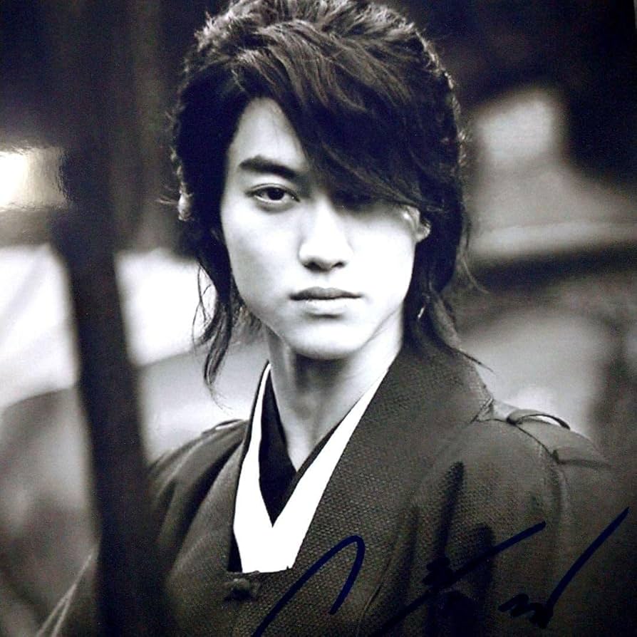 Amazon.co.jp: クァクドンヨン直筆サイン入り超 特大写真…Kwak Dong